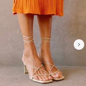 Alohas Bellini Sandal, Ivory. Size 37.